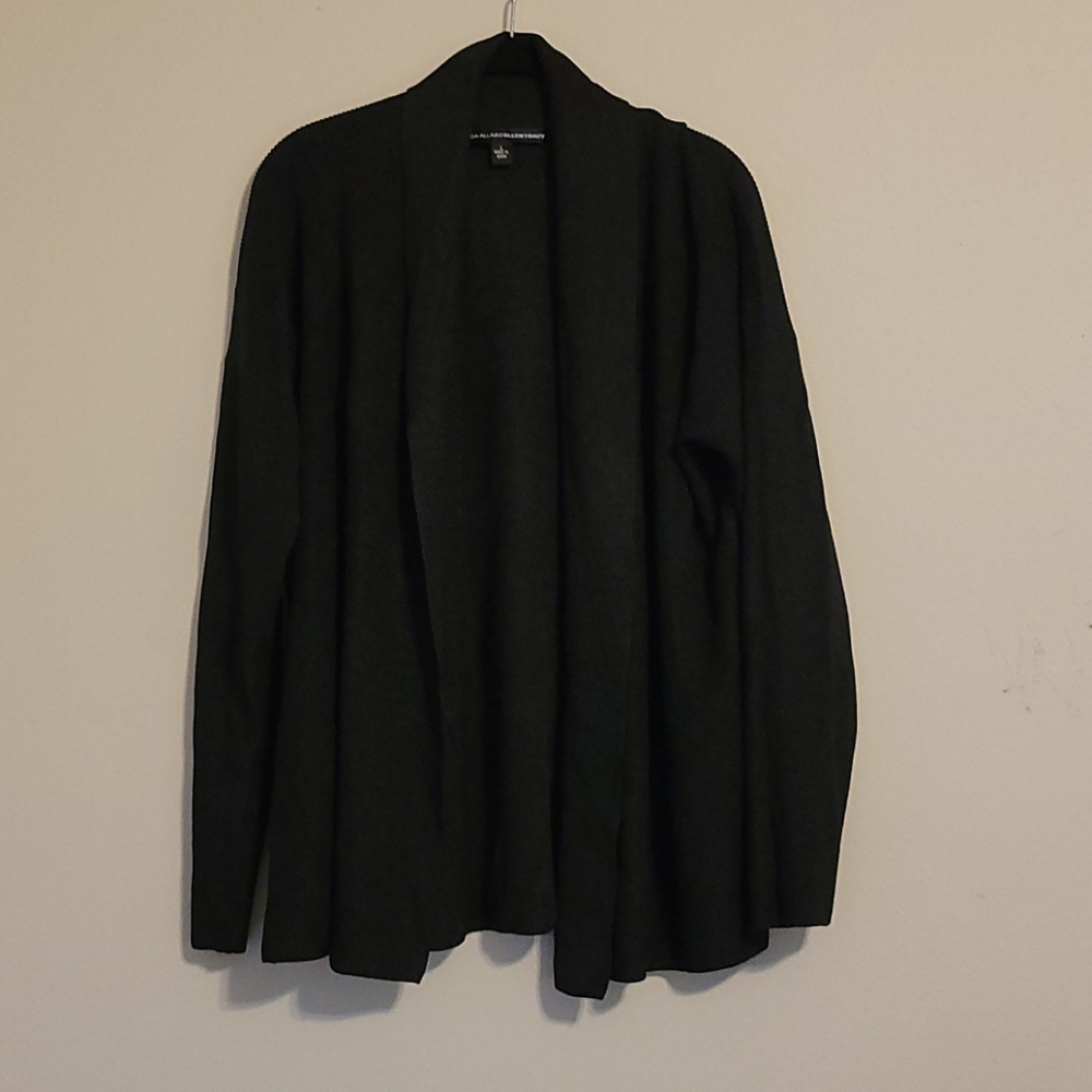 100% silk Size L Ellen Tracy Cardigan